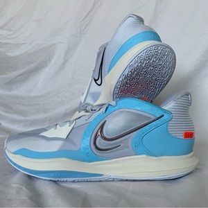 Nike Kyrie Low V, Size 15